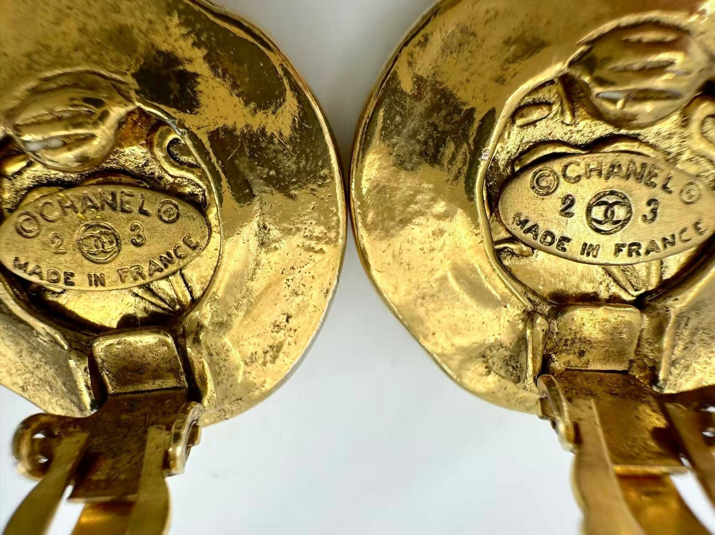 Chanel Vintage 86 Gold-plated Twisted Double Chanel Round Clip-on Earrings