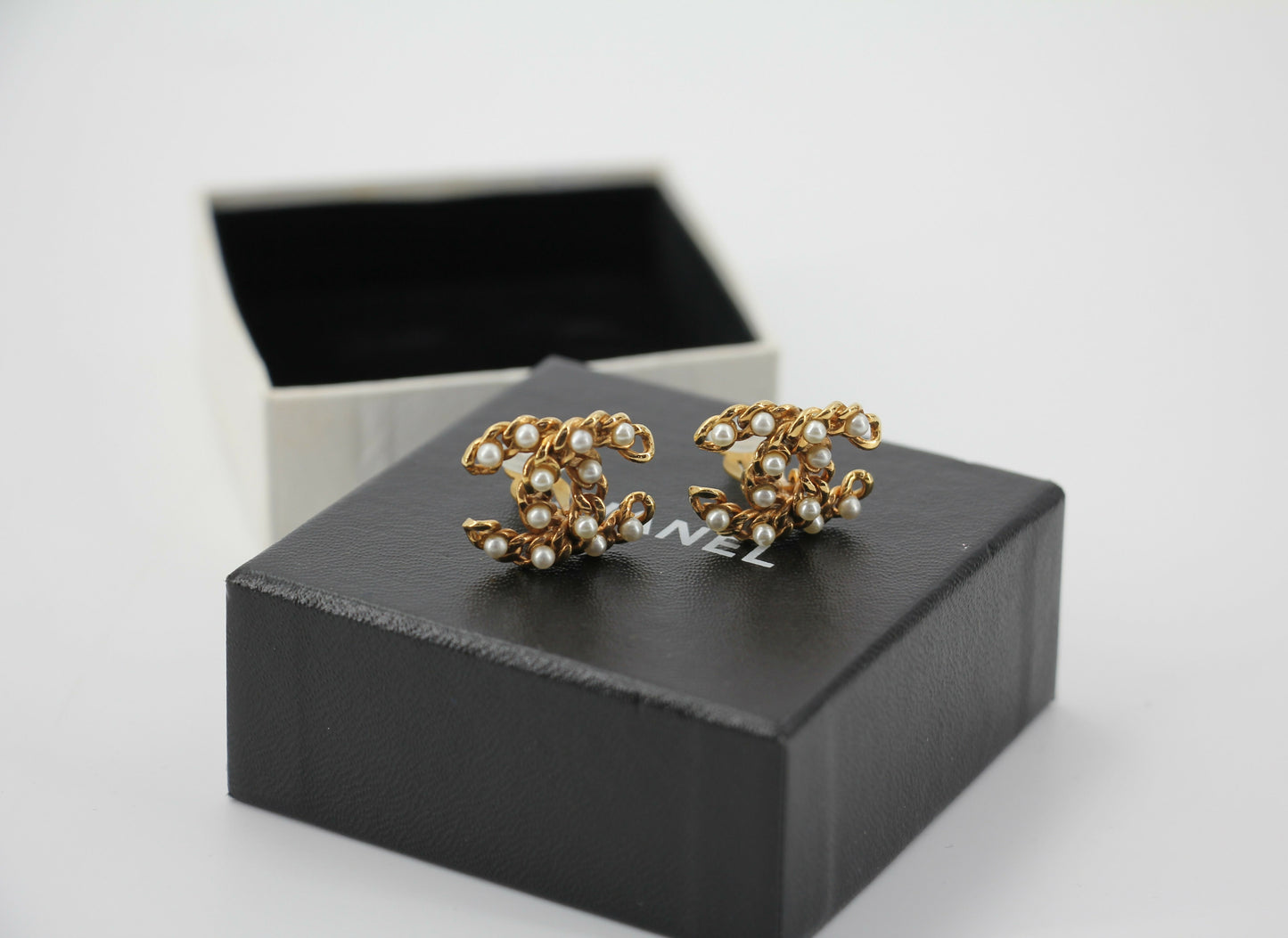 Chanel Vintage 03A Imitation Pearl Gold-plated Clip-on Earrings