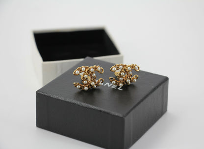 Chanel Vintage 03A Imitation Pearl Gold-plated Clip-on Earrings