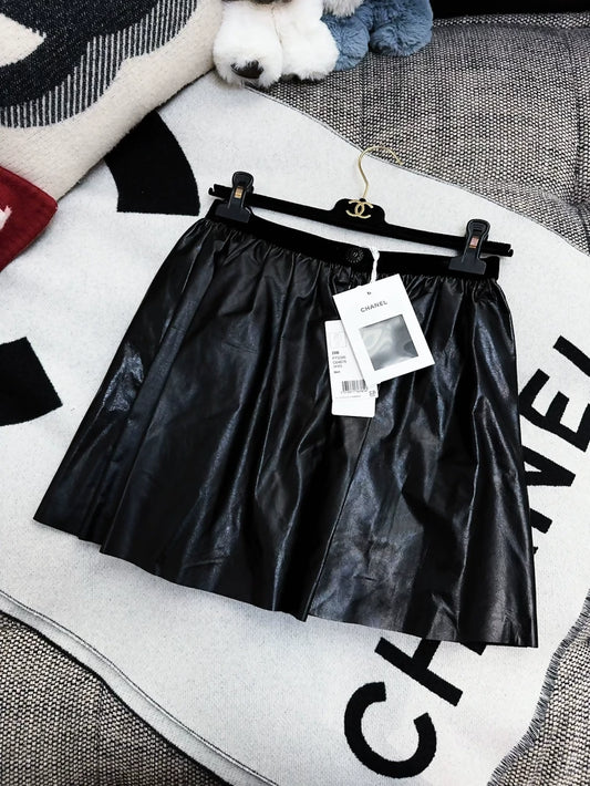 Chanel 22B black mini skirt