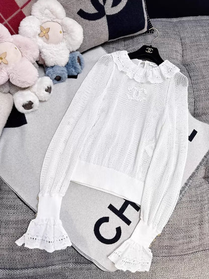 Chanel 25P white ruffled collar top