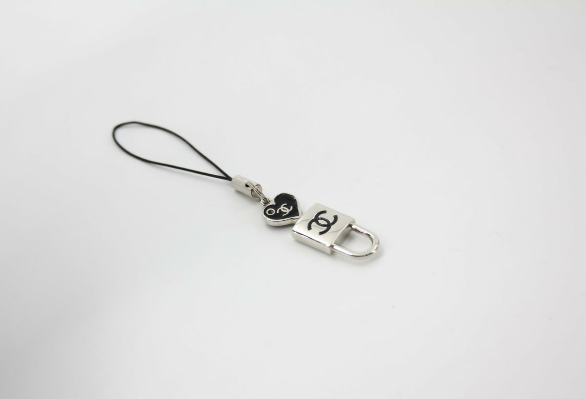Chanel Vintage 07P Metal Silver Keyring Bag Charm