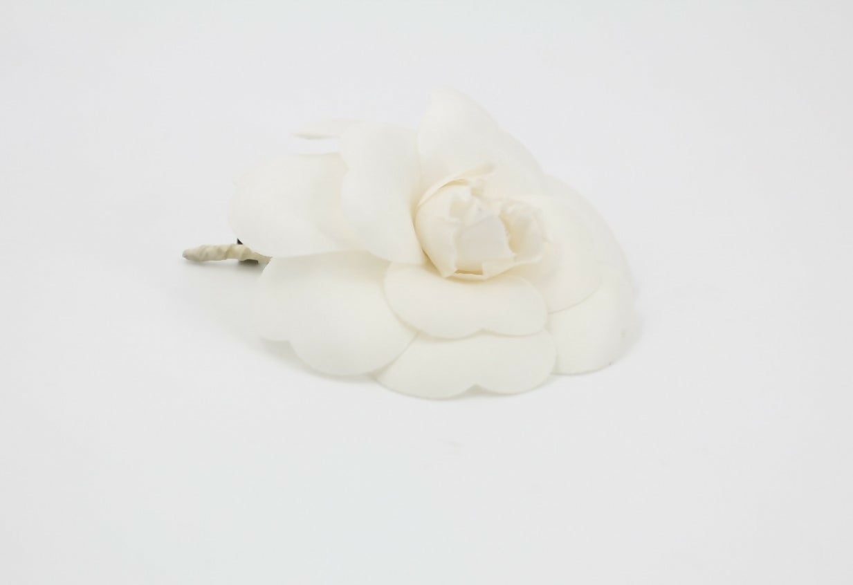 Chanel Vintage 81-85 Silk White Camellia Brooch