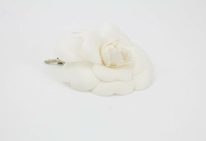 Chanel Vintage 81-85 Silk White Camellia Brooch