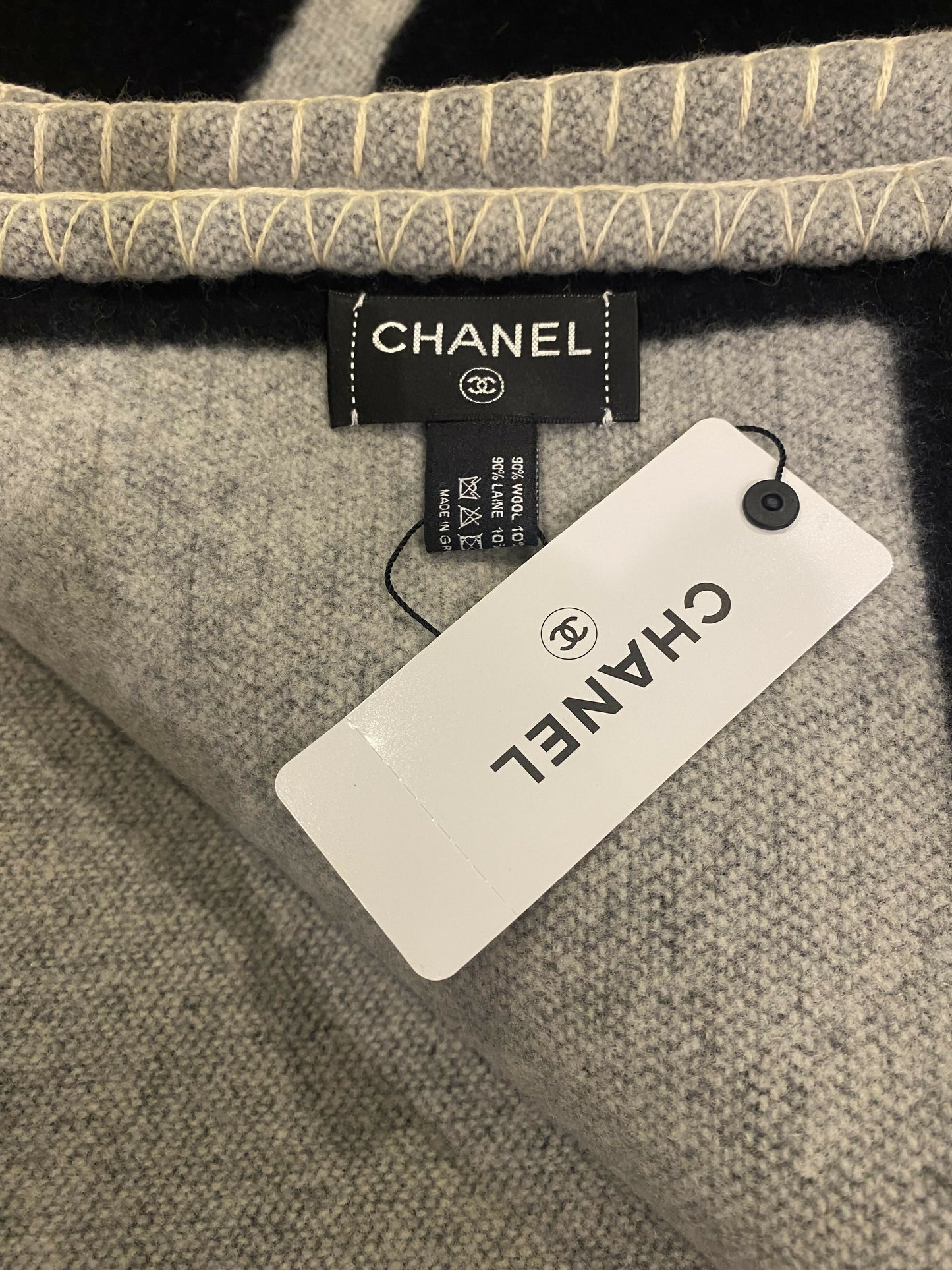 NWT Large Chanel Black & Grey Wool Cashmere CC Throw Blanket Decor