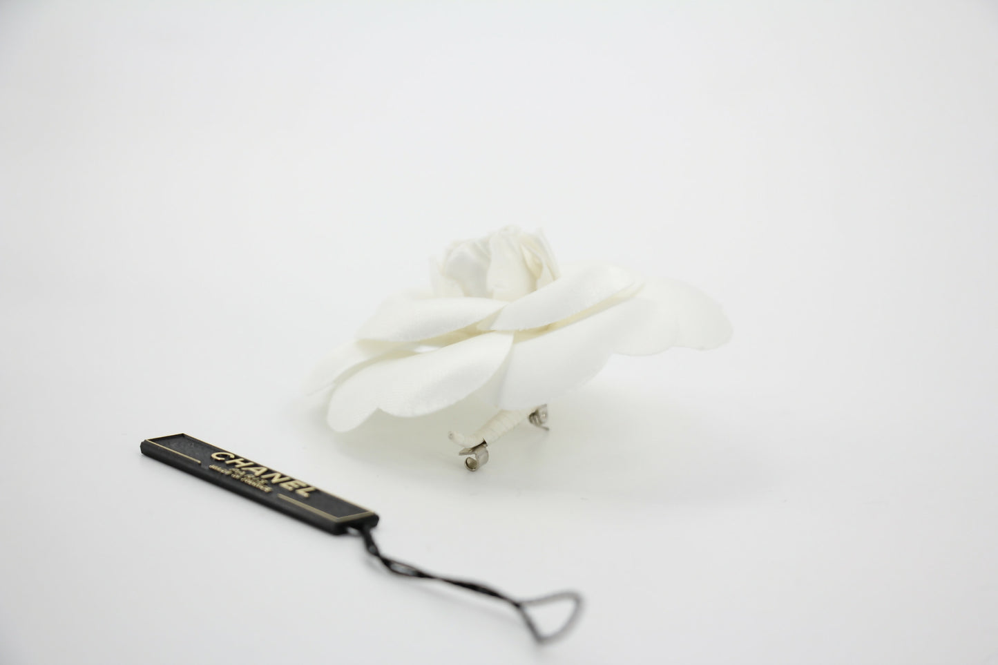 Chanel Vintage 81-85 White Silk Camellia Brooch