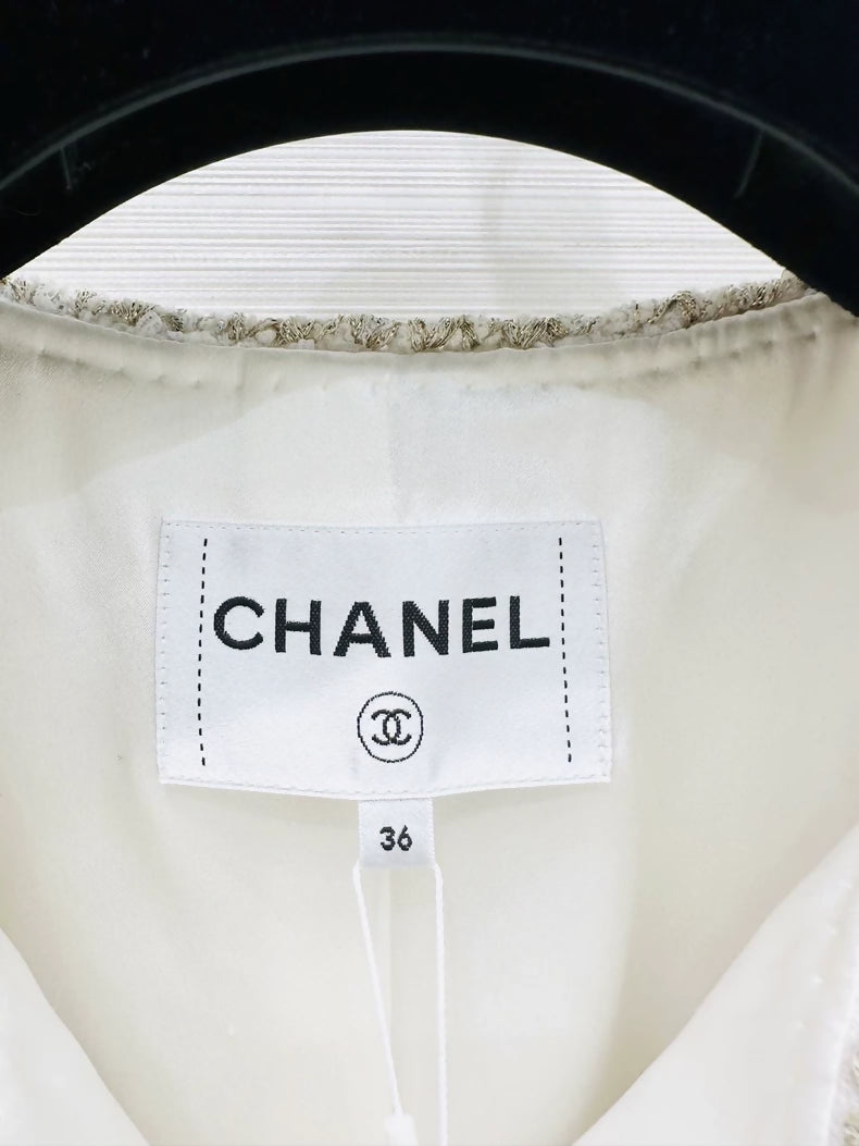 Chanel 25A Métiers d'Art white tweed jacket