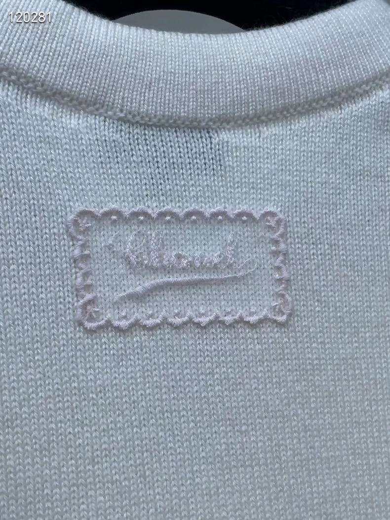 Chanel 25B ecru Cardigan