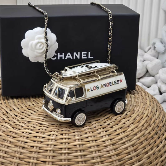 Patek Philippe Nautilus 7118_1452G-001 – Women’s High Jewelry Watch (2)