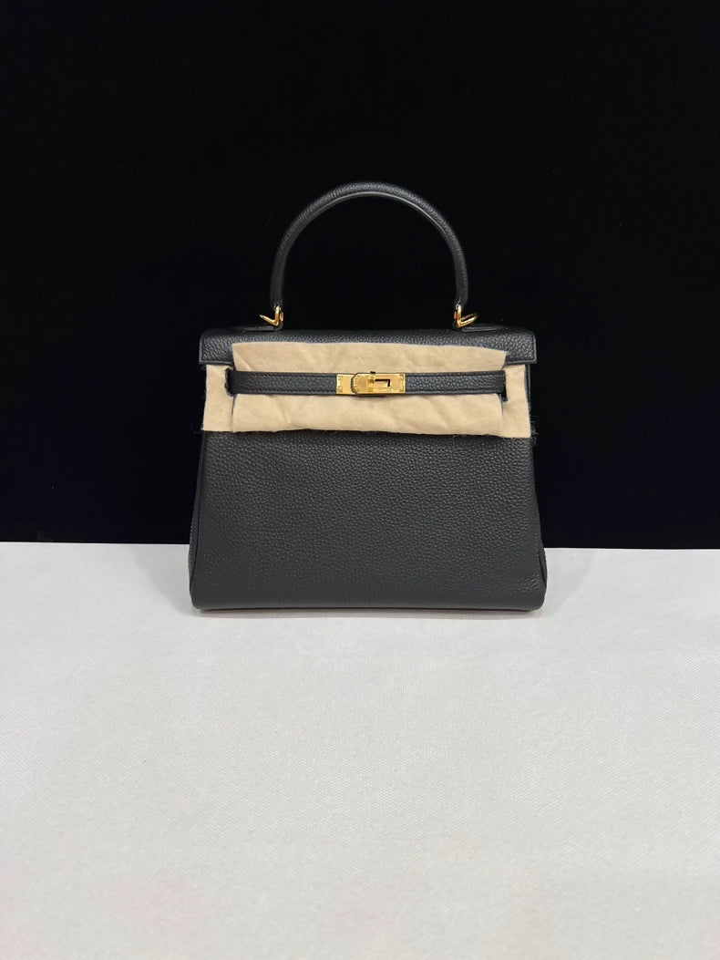 Hermes Kelly 25 black Togo leather gold hardware