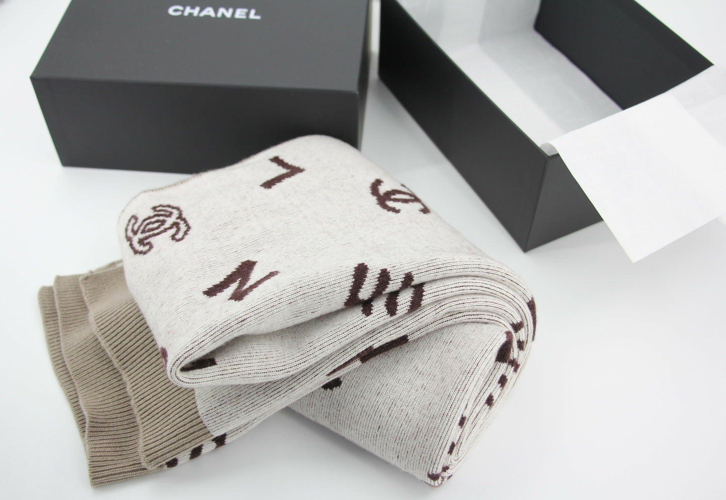 Chanel 23A Cotton Knitted Beige No.5 CC logo Scarf