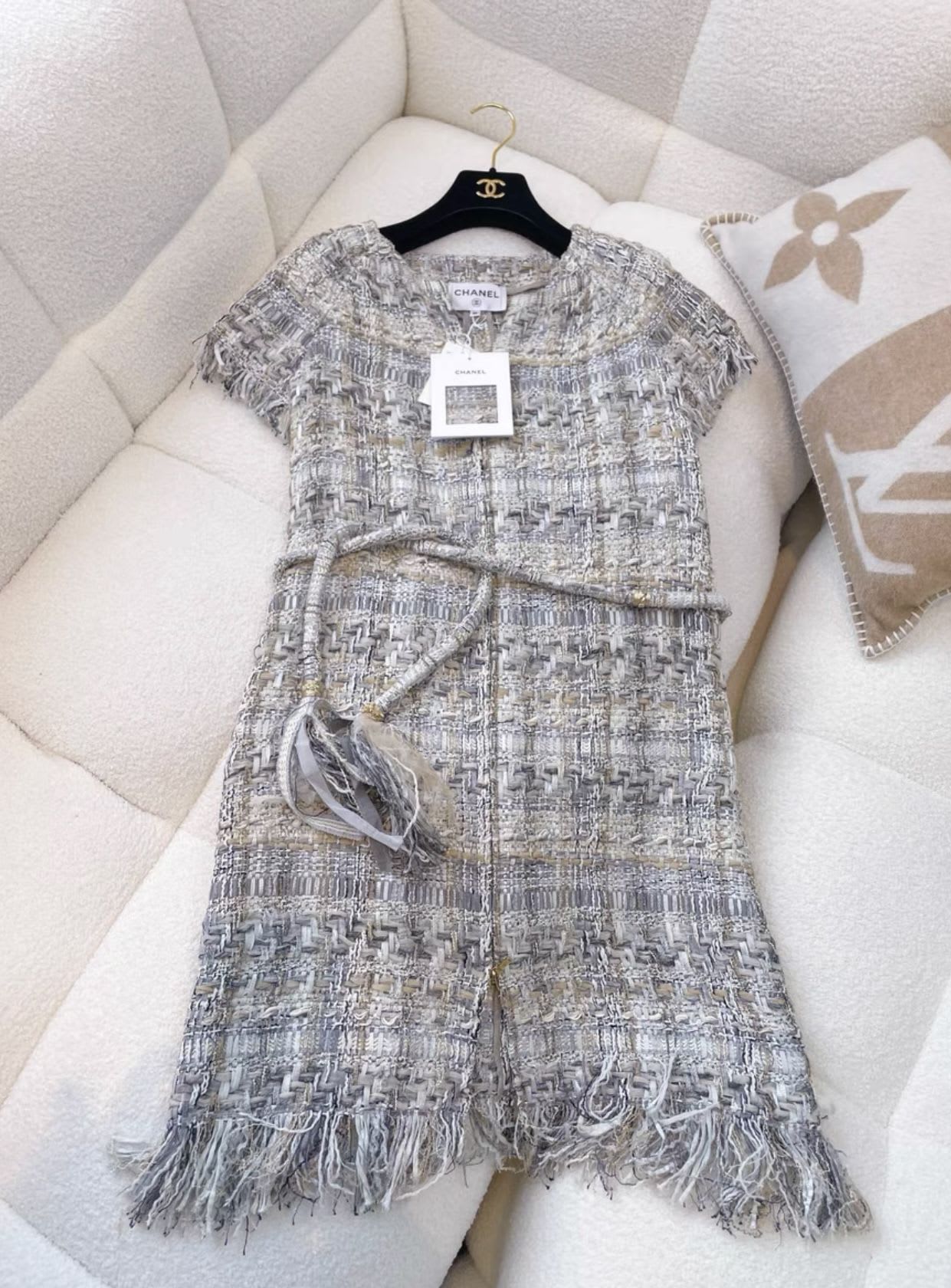 CHANEL Chanel 18C Greek series dress - 34 Dress - Vintage fashion from Wararni