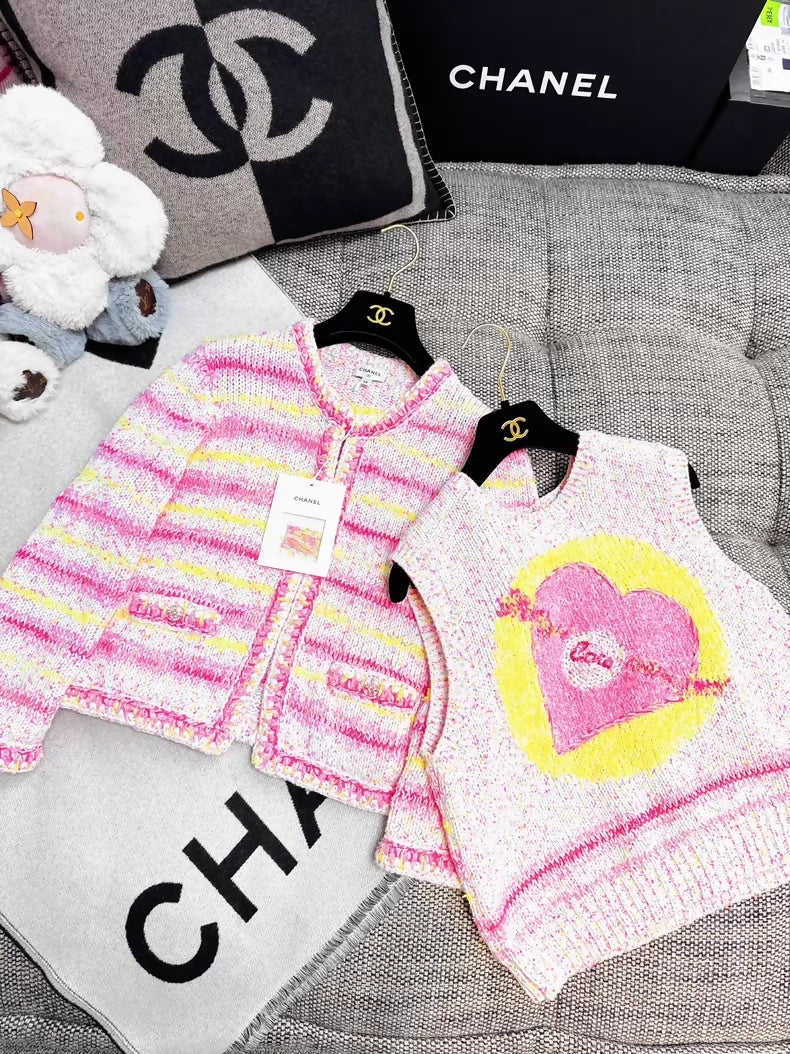 Chanel 24C Pink Heart Knit Top