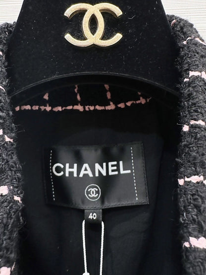 Chanel 23K jacket in black and pink checkered tweed