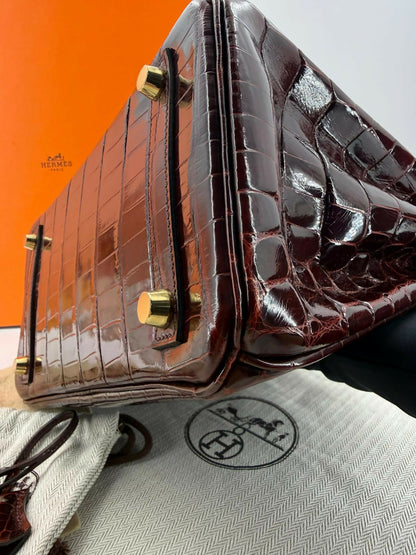 Hermes Birkin 25 Bordeaux Crocodile Leather Handbag with Gold hardware