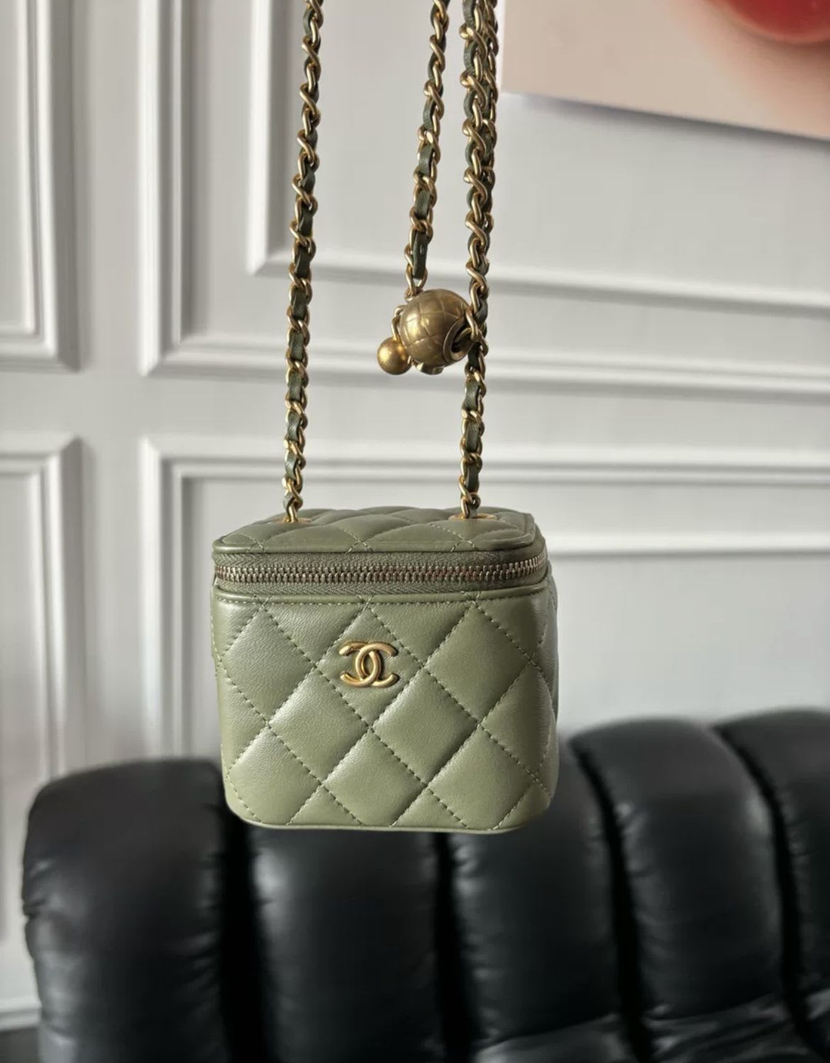 CHANEL Chanel Green Golden Ball Vanity Mini Crossbody Bag - Mini Mini Bag - Secondhand luxury from Wararni