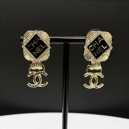 Chanel 21A double C earrings