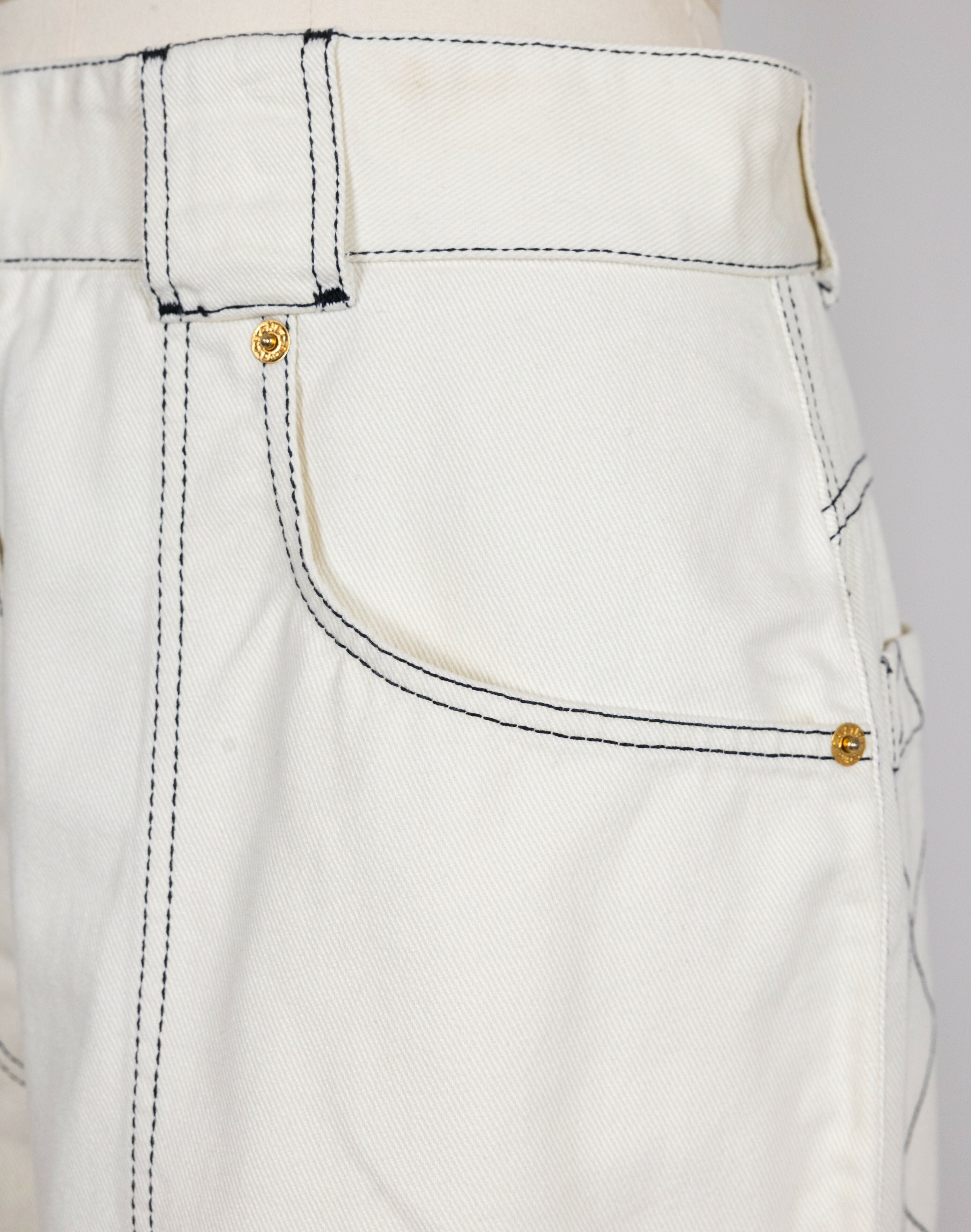 Chanel Vintage White High-Waisted Shorts – Wararni.com