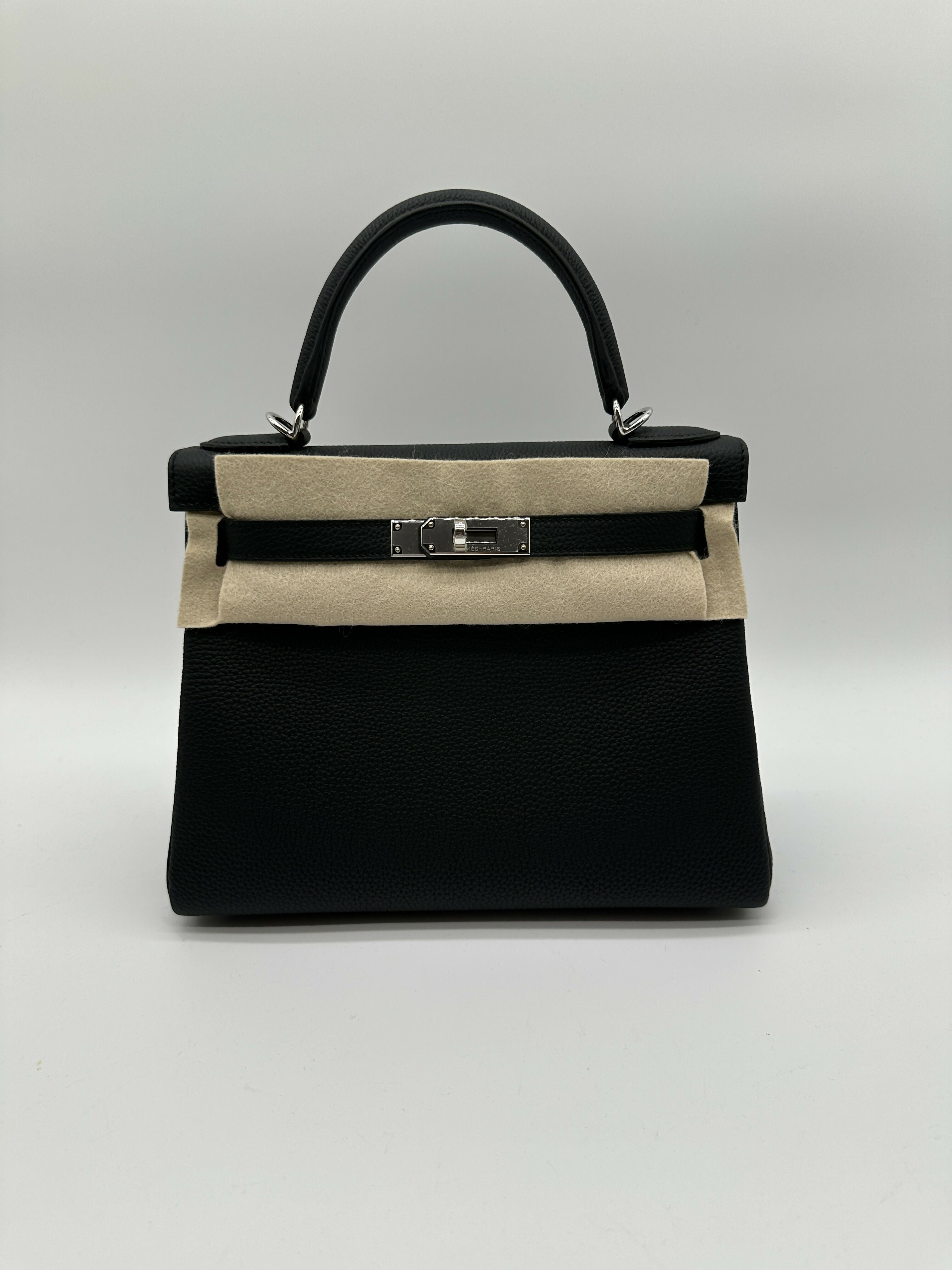 Hermes Kelly 28 black togo phw stamp K – Wararni.com