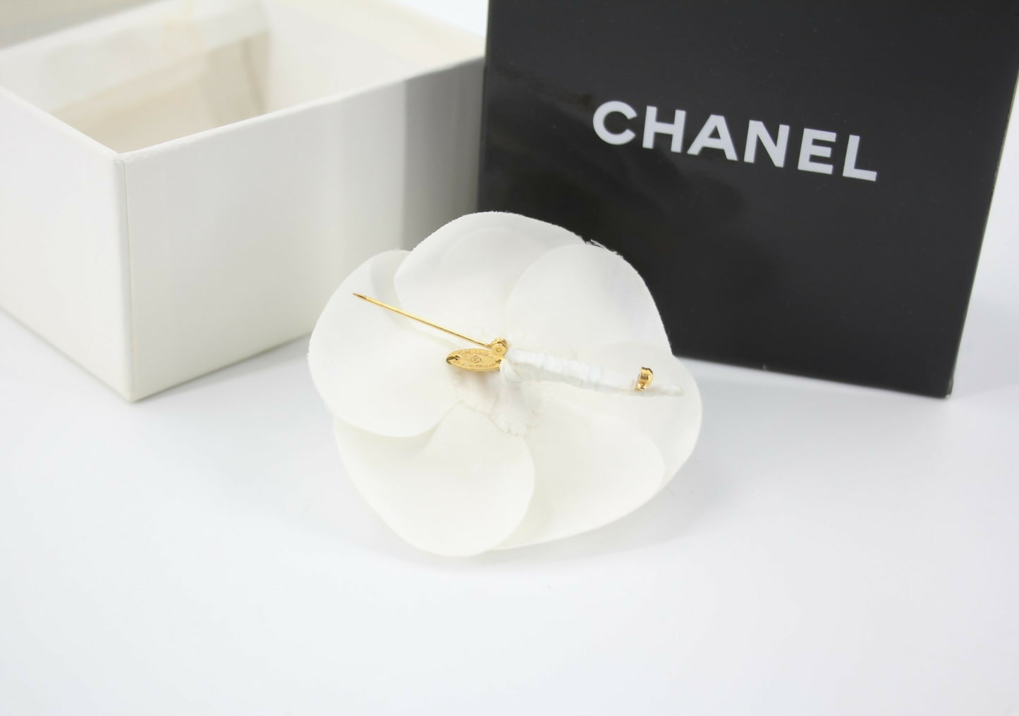 Chanel Vintage 81-85 Silk White Camellia Brooch