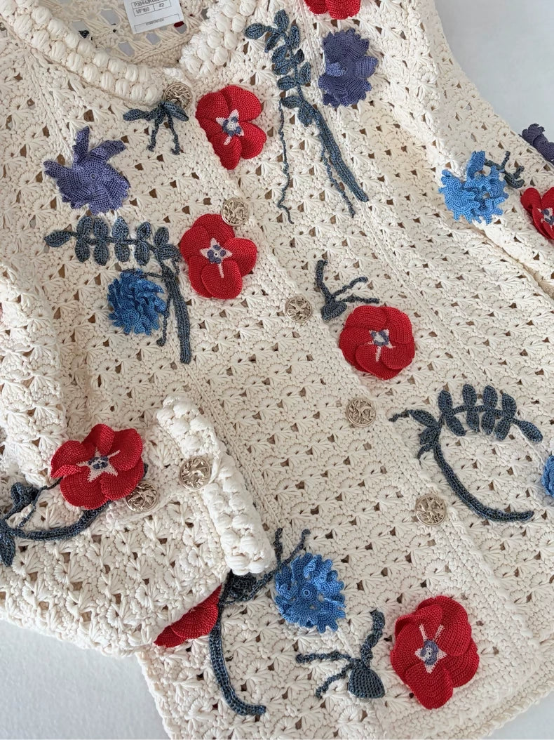 Chanel 2010 Floral Embroidery ecru Knit cardigan