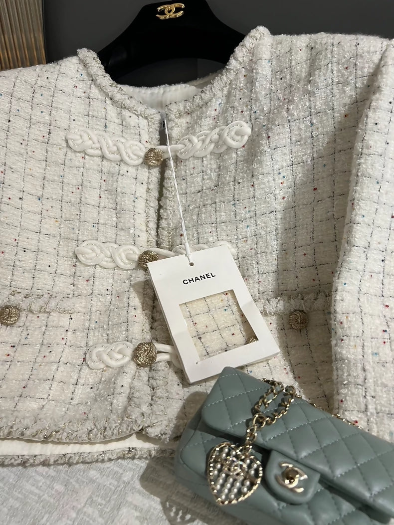 Chanel 25A ecru tweed jacket
