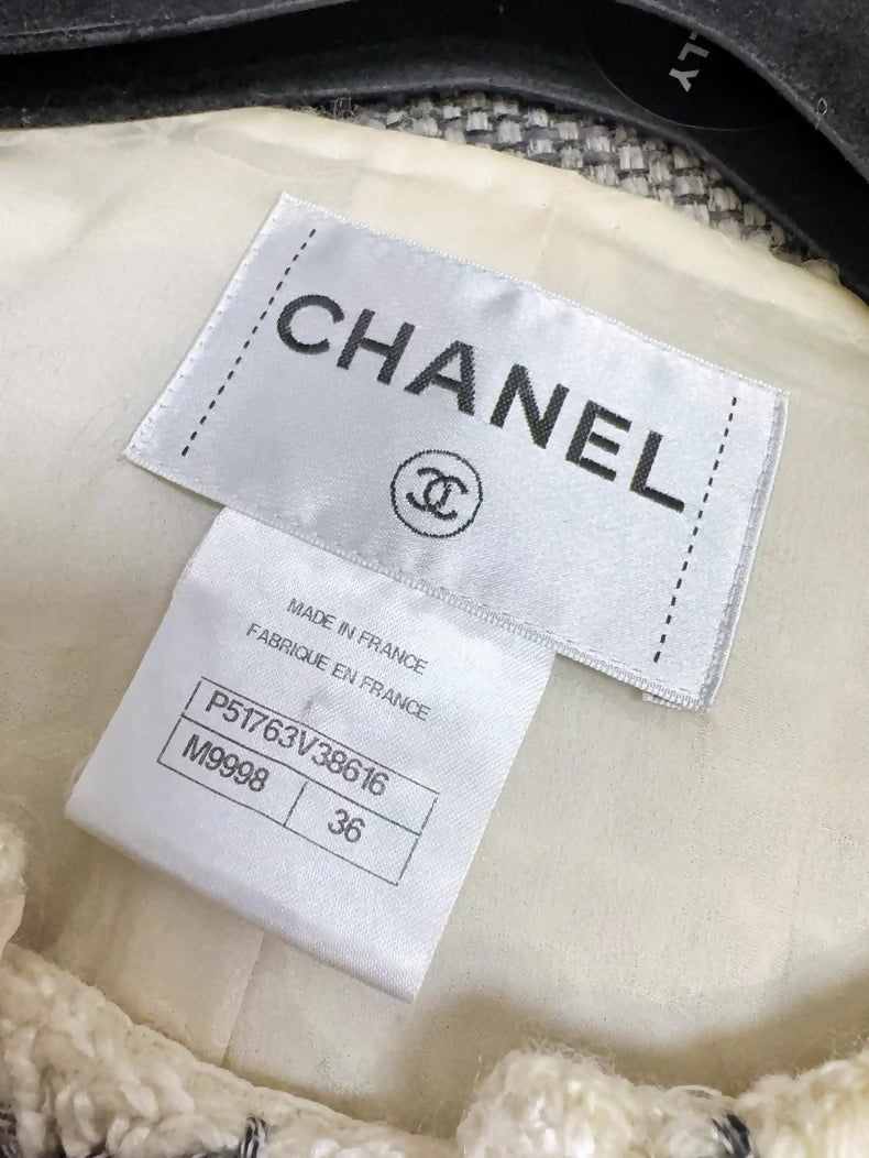 Chanel 2015 ecru Tweed Jacket