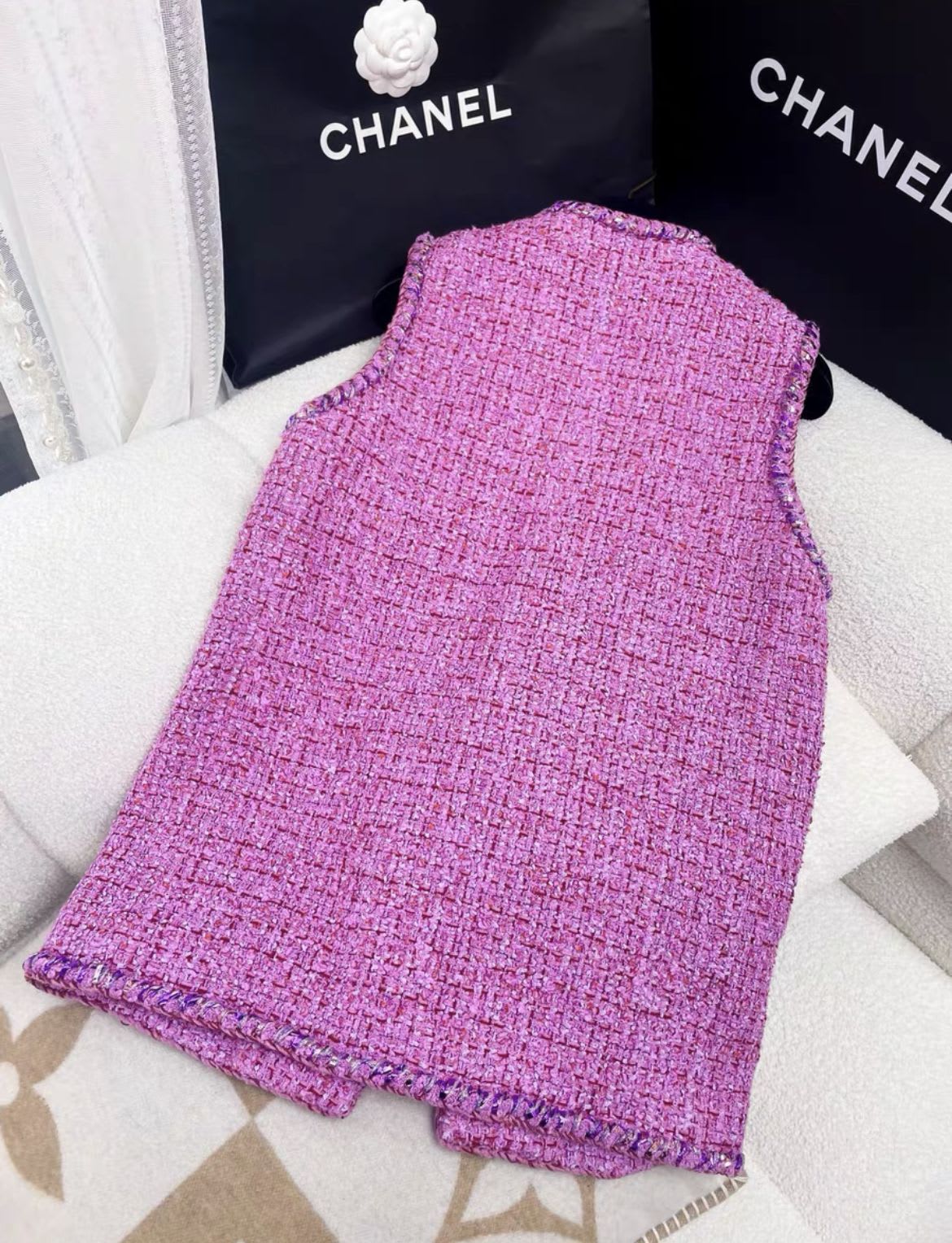 CHANEL 22P TWEED VEST 34 PINK/ LT PURPLE/ RED