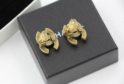 Chanel Vintage 00A Gripoix Resin Maroon Metal CC Earrings