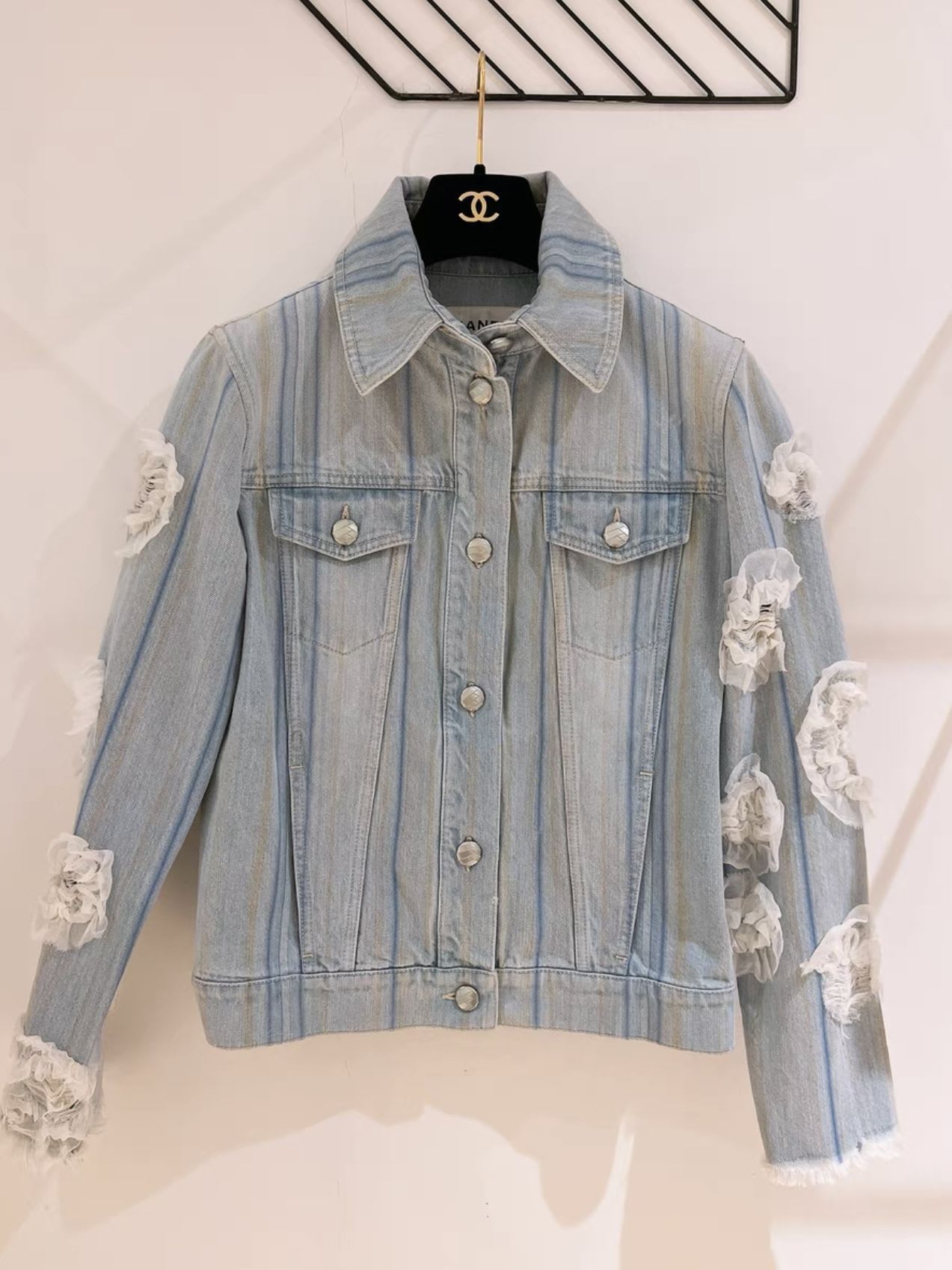 CHANEL Chanel catwalk denim jacket - 34 Jacket - Secondhand luxury from Wararni