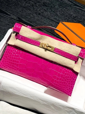 Hermes kelly pochette J5 Rose Scheherezade shiny crocodile leather gold hardware