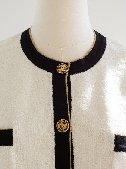 chanel cruise 2019 la pausa terry white black gold 19c cardigan 4