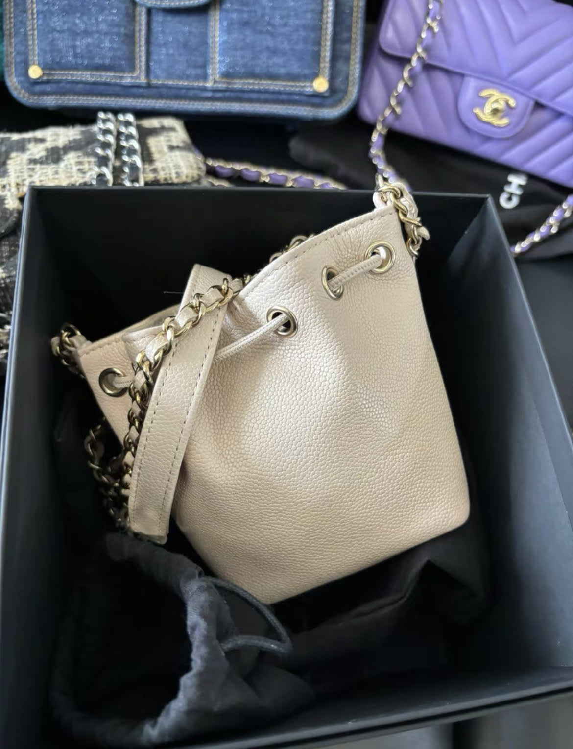 CHANEL 22B MINI BUCKET BAG WITH CHAIN