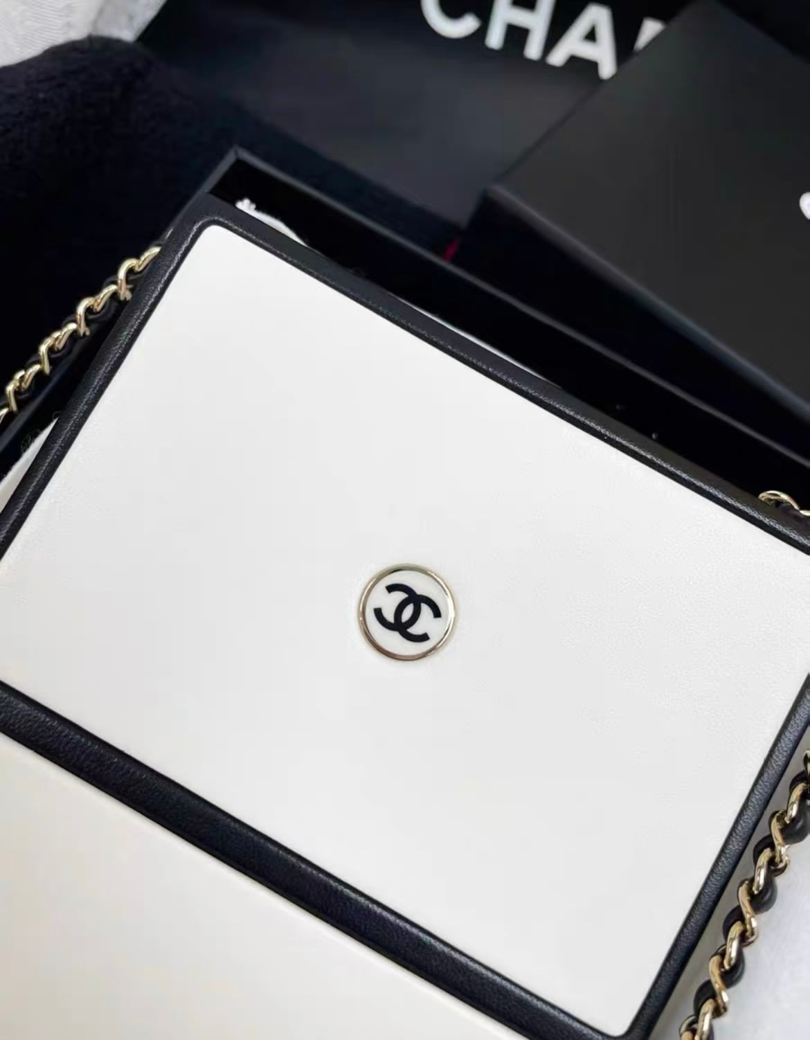 CHANEL 21SS A LIMITED EDITION WHITE & BLACK LEATHER CHANEL NO. 5 PARFUM BOX CLUTCH