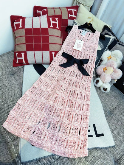 Chanel 25s pink knitted bow belt dress