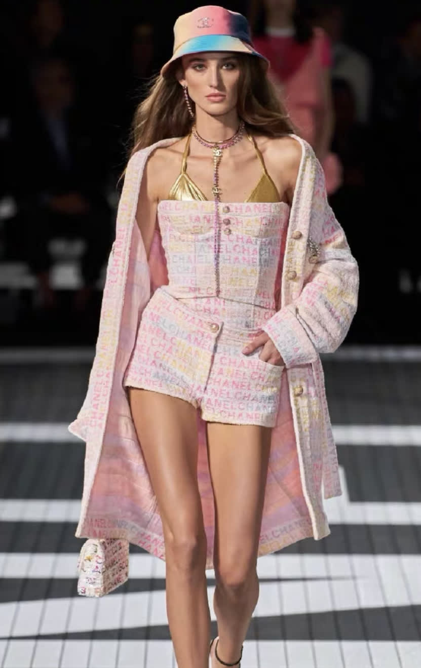 Chanel 2024 cruise multicolour pink coat