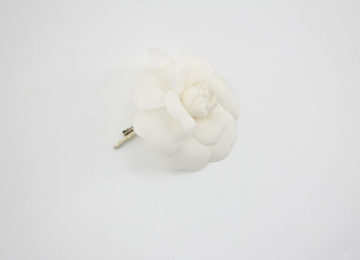 Chanel Vintage 81-85 Silk White Camellia Brooch