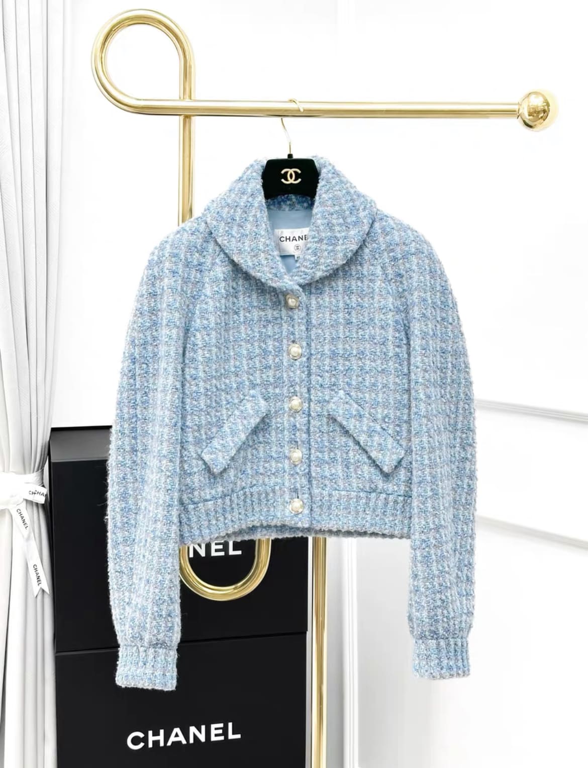 CHANEL Chanel 22B blue plaid tweed short jacket - 40 Jacket - Used fashion item from Wararni