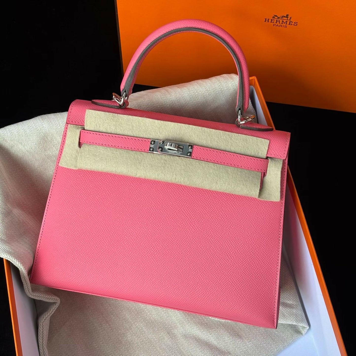 Hermès Kelly 25 Pink Lipstick Epsom with Palladium Hardware
