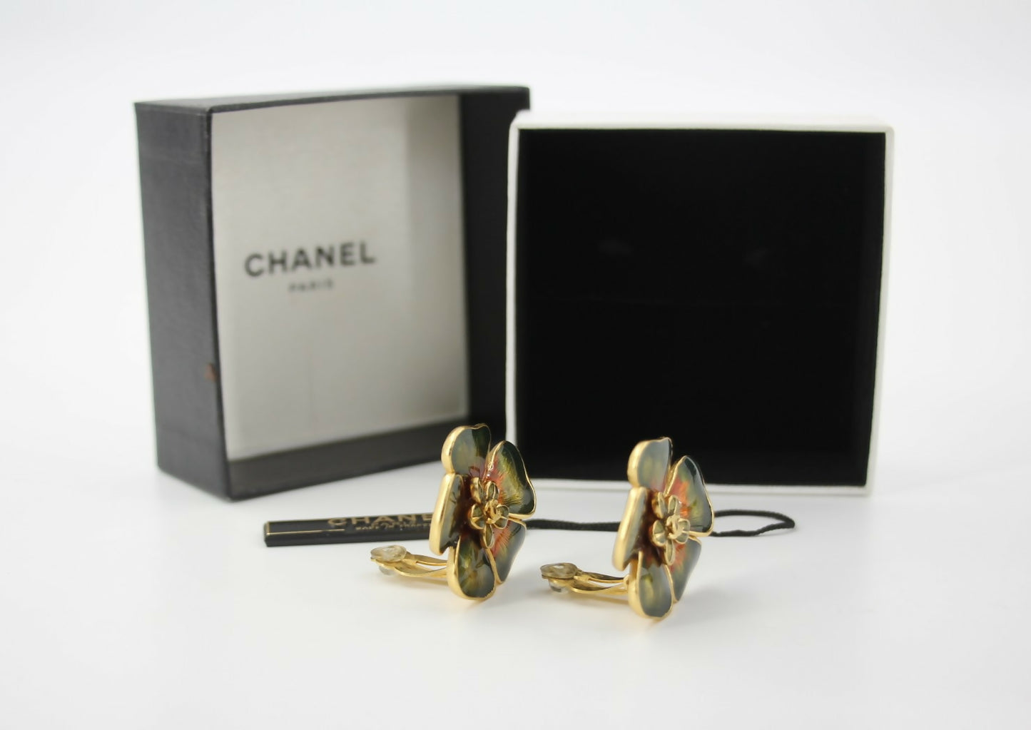 Chanel Vintage 03P Gripoix Green Orange Floral CC Clip-on Earrings