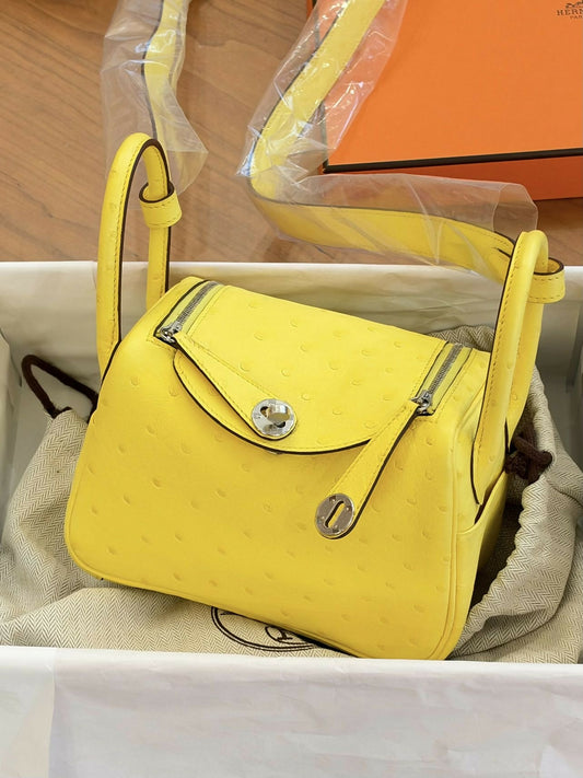 Hermès Mini Lindy Jaune Soufre / Candy Yellow Leather with Hardware