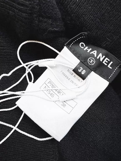 Chanel 24C cashmere knit shorts, black with pink trim