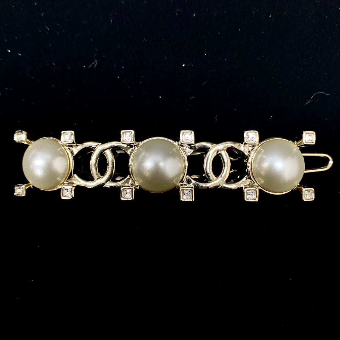 Chanel 21A pearl inlaid double C hairpin