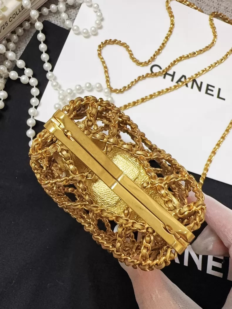 Chanel 23S Gold metal star leather chain bag