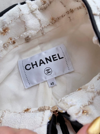 Chanel 19S ecru gold tweed Jacket