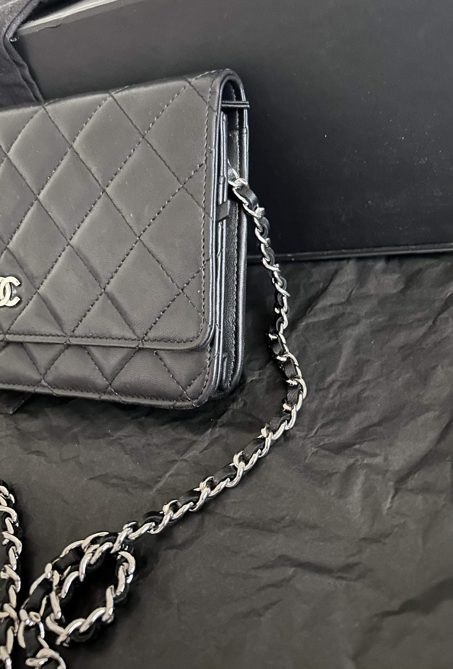 Chanel wallet on chain