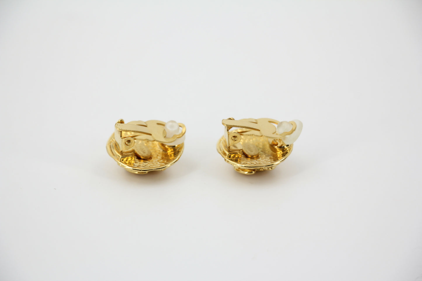 Chanel Vintage 95A Gold Plated Embossed Round CC Clip-on Earrings