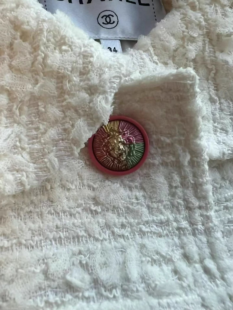 Chanel 17P white tweed jacket
