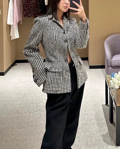 Chanel 22 black and white houndstooth tweed jacket