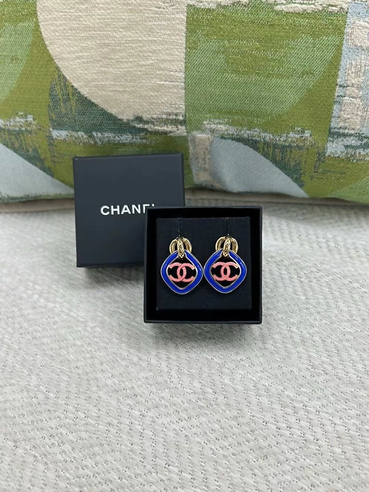 Chanel blue diamond-shaped openwork double C earrings